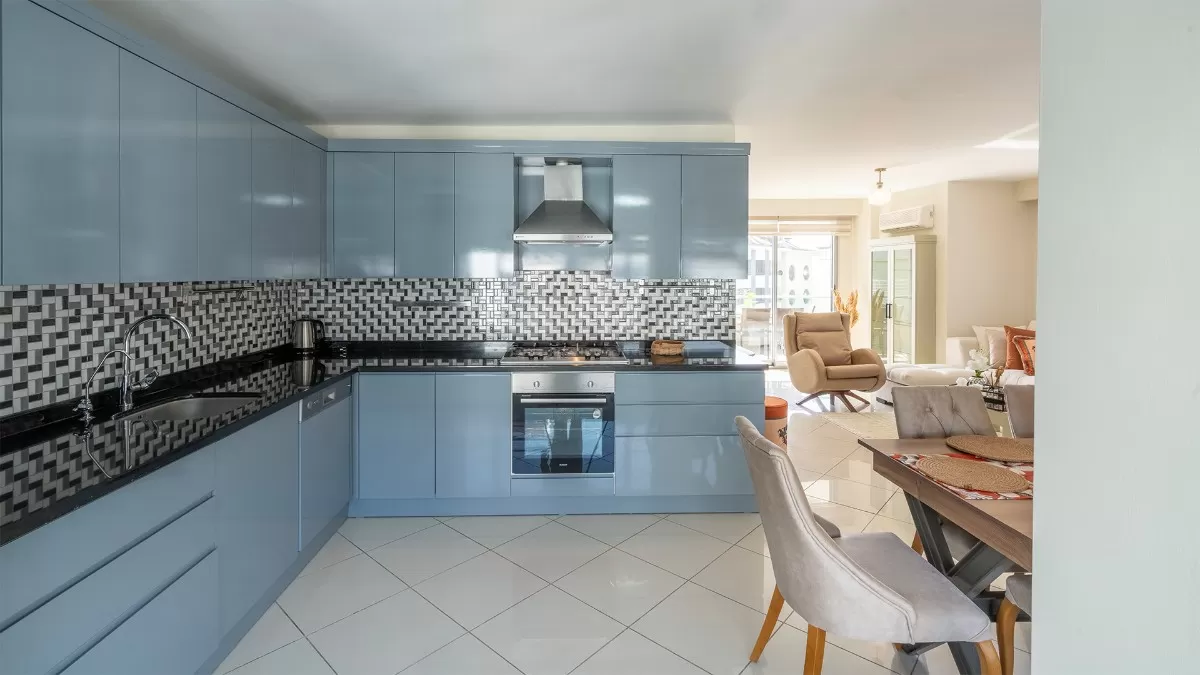 4+1 by the Beach in Oba