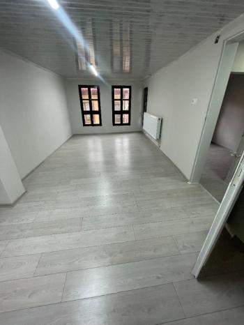 AFYON ÜÇOK EMLAKTAN AKMESCİT MAH SATILIK İÇİ FULL YAPILIK 3+1 MÜSTAKİL EV