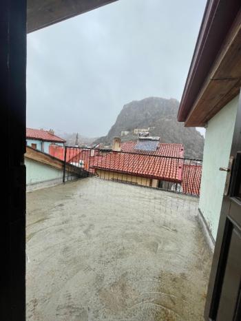 AFYON ÜÇOK EMLAKTAN AKMESCİT MAH SATILIK İÇİ FULL YAPILIK 3+1 MÜSTAKİL EV