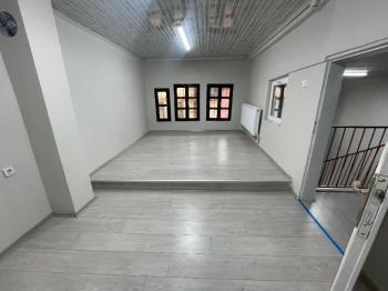 AFYON ÜÇOK EMLAKTAN AKMESCİT MAH SATILIK İÇİ FULL YAPILIK 3+1 MÜSTAKİL EV