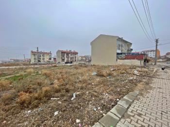 AFYON ÜÇOK EMLAKTAN OSMANGAZİ MAH SATILIK 350M² ARSA
