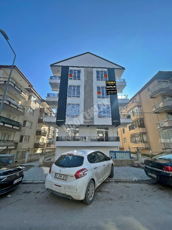 AFYON ÜÇOK EMLAKTAN CUMHURİYET MAH SATILIK 2+1 SIFIR LÜKS DAİRE