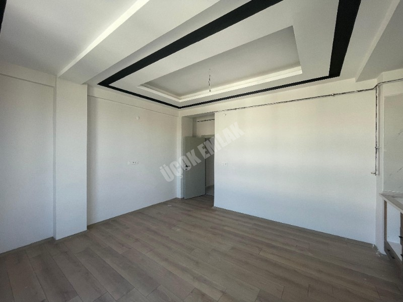 AFYON ÜÇOK EMLAKTAN CUMHURİYET MAH SATILIK 2+1 SIFIR LÜKS DAİRE
