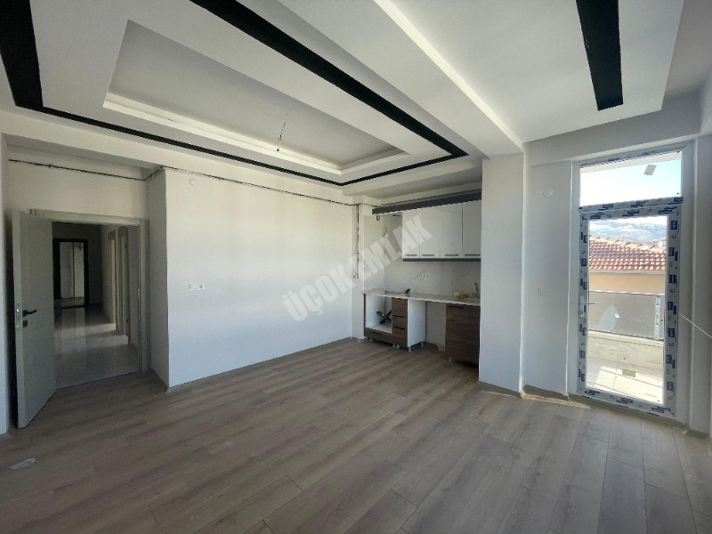 AFYON ÜÇOK EMLAKTAN CUMHURİYET MAH SATILIK 2+1 SIFIR LÜKS DAİRE