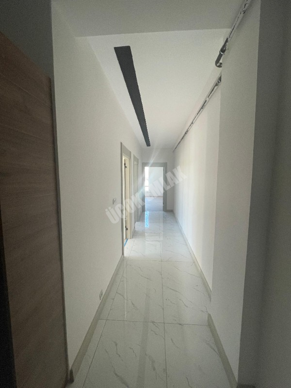 AFYON ÜÇOK EMLAKTAN CUMHURİYET MAH SATILIK 2+1 SIFIR LÜKS DAİRE
