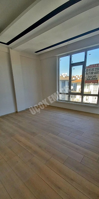 AFYON ÜÇOK EMLAKTAN CUMHURİYET MAH SATILIK 2+1 SIFIR LÜKS DAİRE