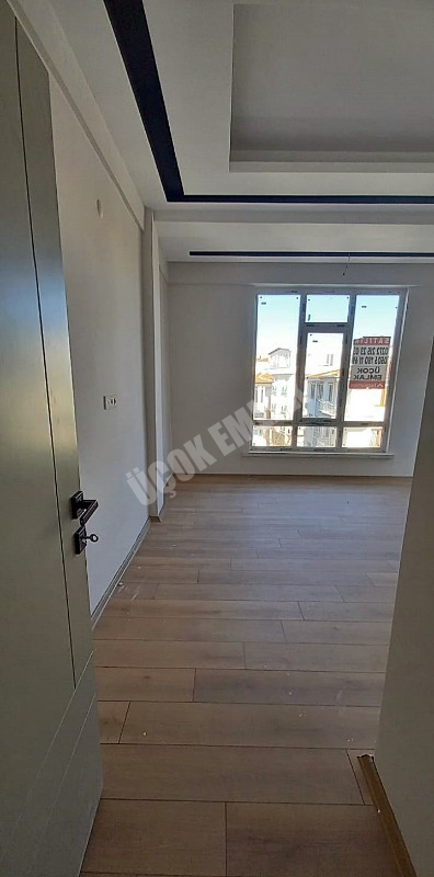 AFYON ÜÇOK EMLAKTAN CUMHURİYET MAH SATILIK 2+1 SIFIR LÜKS DAİRE