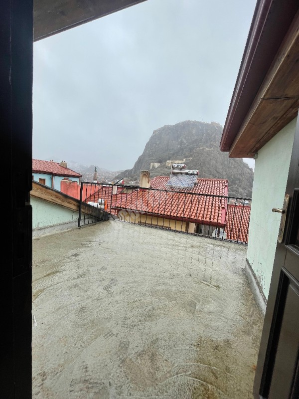 AFYON ÜÇOK EMLAKTAN AKMESCİT MAH SATILIK İÇİ FULL YAPILIK 3+1 MÜSTAKİL EV