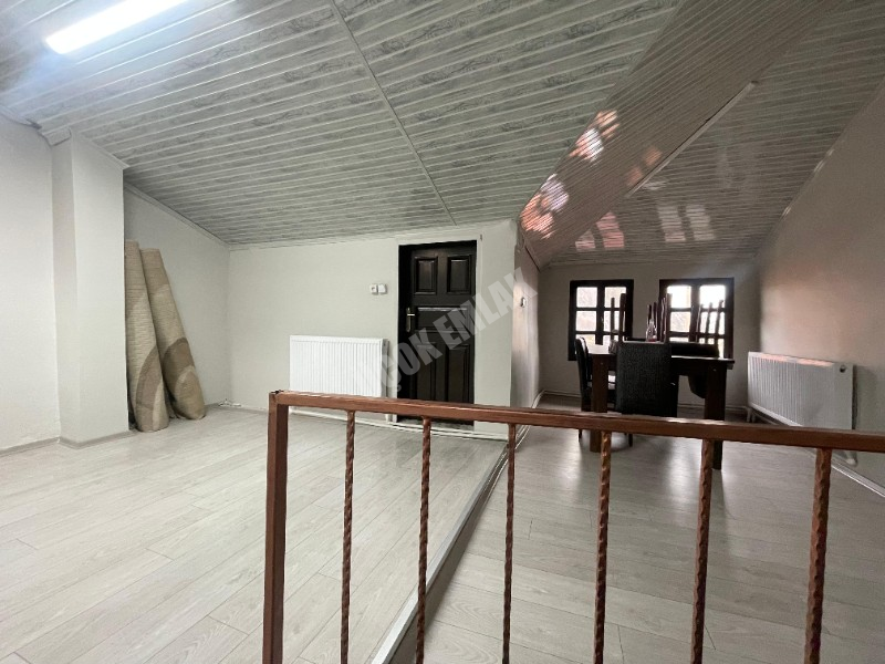 AFYON ÜÇOK EMLAKTAN AKMESCİT MAH SATILIK İÇİ FULL YAPILIK 3+1 MÜSTAKİL EV