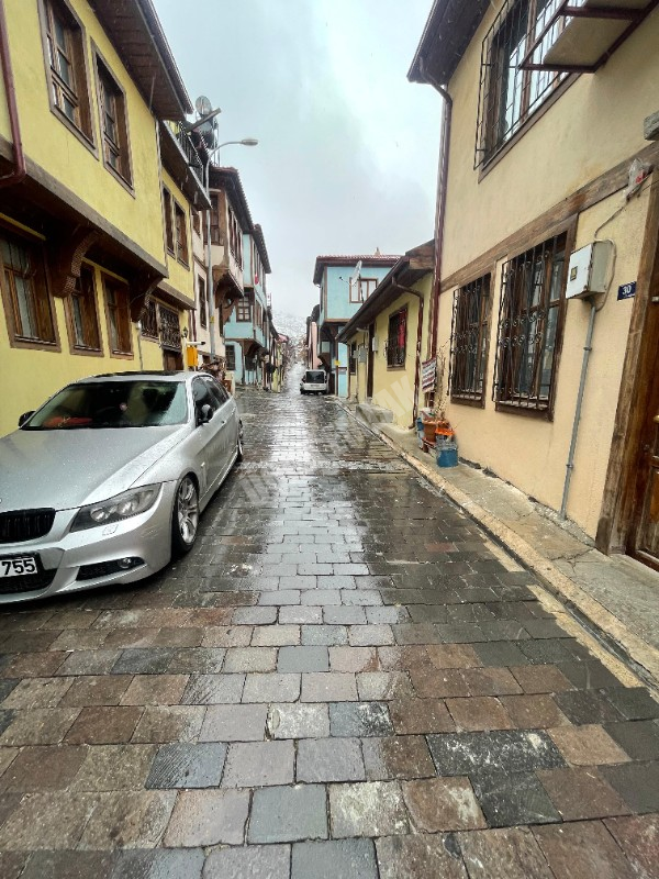 AFYON ÜÇOK EMLAKTAN AKMESCİT MAH SATILIK İÇİ FULL YAPILIK 3+1 MÜSTAKİL EV