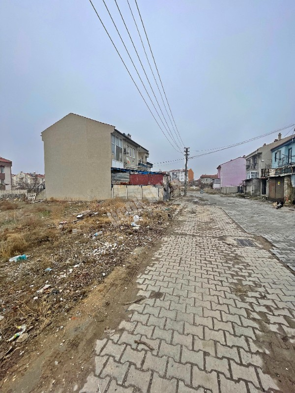 AFYON ÜÇOK EMLAKTAN OSMANGAZİ MAH SATILIK 350M² ARSA