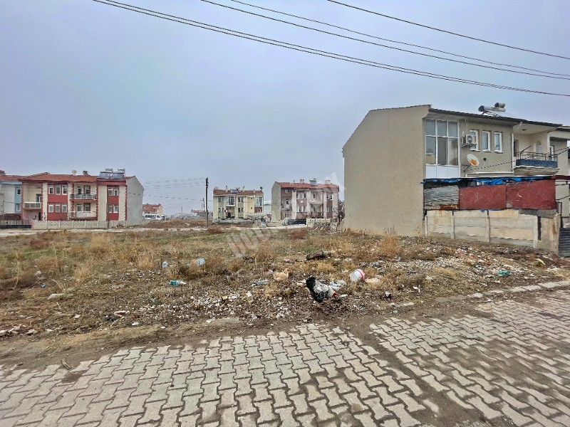 AFYON ÜÇOK EMLAKTAN OSMANGAZİ MAH SATILIK 350M² ARSA