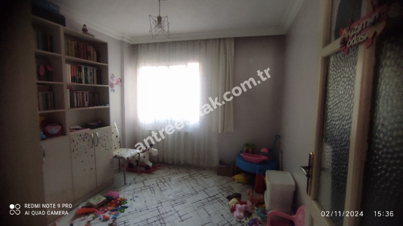 Antre Emlak'tan Satılık Bozyaka Bahar Mahallesinde 3+1 Doğalgazlı Otoparklı 130 M2 Bakımlı Daire