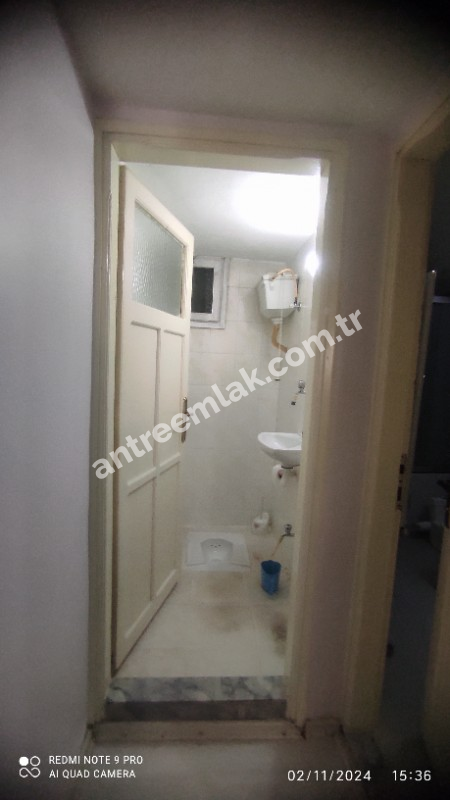 Antre Emlak'tan Satılık Bozyaka Bahar Mahallesinde 3+1 Doğalgazlı Otoparklı 130 M2 Bakımlı Daire