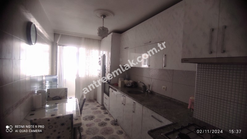 Antre Emlak'tan Satılık Bozyaka Bahar Mahallesinde 3+1 Doğalgazlı Otoparklı 130 M2 Bakımlı Daire
