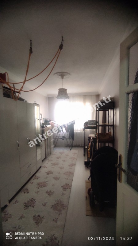 Antre Emlak'tan Satılık Bozyaka Bahar Mahallesinde 3+1 Doğalgazlı Otoparklı 130 M2 Bakımlı Daire