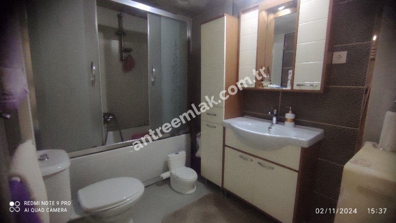 Antre Emlak'tan Satılık Bozyaka Bahar Mahallesinde 3+1 Doğalgazlı Otoparklı 130 M2 Bakımlı Daire