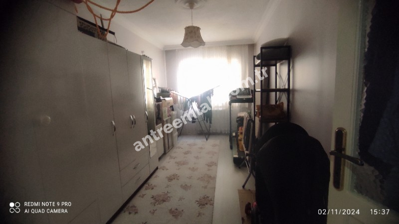Antre Emlak'tan Satılık Bozyaka Bahar Mahallesinde 3+1 Doğalgazlı Otoparklı 130 M2 Bakımlı Daire