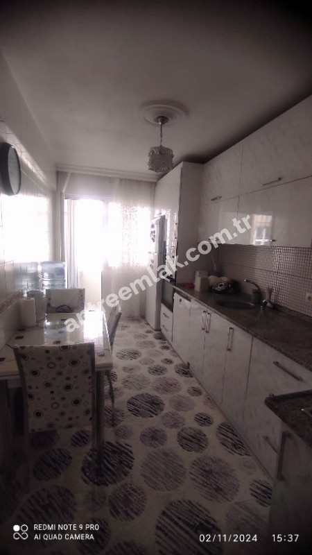 Antre Emlak'tan Satılık Bozyaka Bahar Mahallesinde 3+1 Doğalgazlı Otoparklı 130 M2 Bakımlı Daire