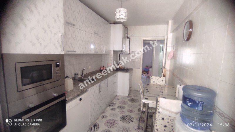 Antre Emlak'tan Satılık Bozyaka Bahar Mahallesinde 3+1 Doğalgazlı Otoparklı 130 M2 Bakımlı Daire