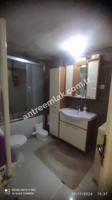 Antre Emlak'tan Satılık Bozyaka Bahar Mahallesinde 3+1 Doğalgazlı Otoparklı 130 M2 Bakımlı Daire