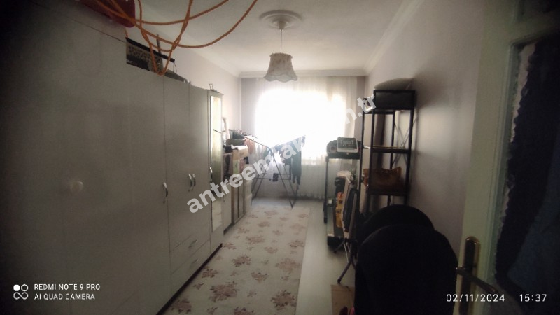 Antre Emlak'tan Satılık Bozyaka Bahar Mahallesinde 3+1 Doğalgazlı Otoparklı 130 M2 Bakımlı Daire