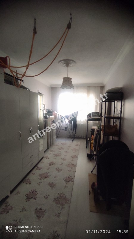 Antre Emlak'tan Satılık Bozyaka Bahar Mahallesinde 3+1 Doğalgazlı Otoparklı 130 M2 Bakımlı Daire