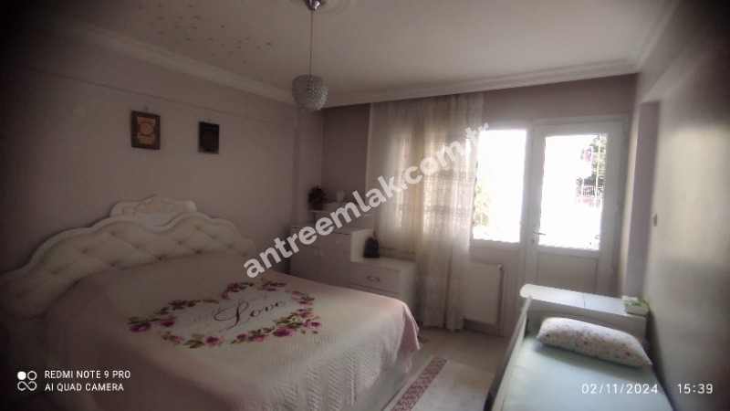 Antre Emlak'tan Satılık Bozyaka Bahar Mahallesinde 3+1 Doğalgazlı Otoparklı 130 M2 Bakımlı Daire