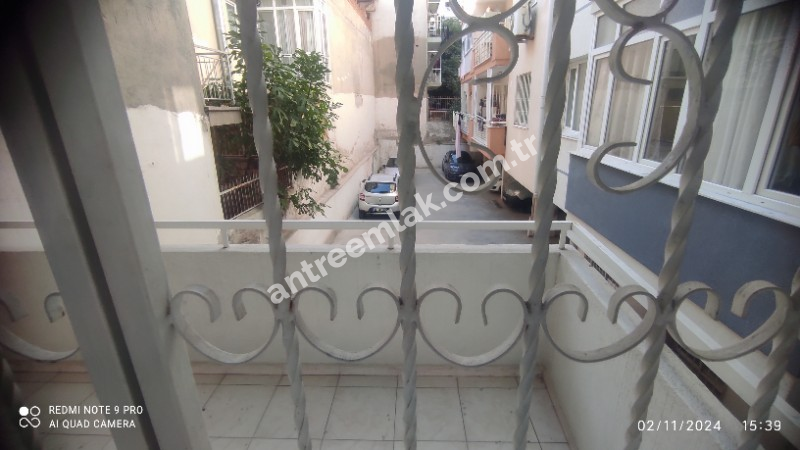 Antre Emlak'tan Satılık Bozyaka Bahar Mahallesinde 3+1 Doğalgazlı Otoparklı 130 M2 Bakımlı Daire