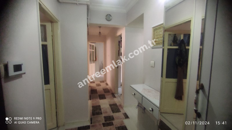Antre Emlak'tan Satılık Bozyaka Bahar Mahallesinde 3+1 Doğalgazlı Otoparklı 130 M2 Bakımlı Daire