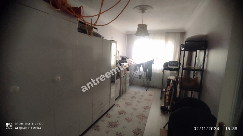 Antre Emlak'tan Satılık Bozyaka Bahar Mahallesinde 3+1 Doğalgazlı Otoparklı 130 M2 Bakımlı Daire
