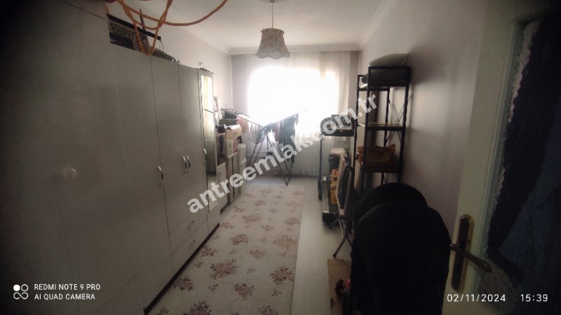 Antre Emlak'tan Satılık Bozyaka Bahar Mahallesinde 3+1 Doğalgazlı Otoparklı 130 M2 Bakımlı Daire