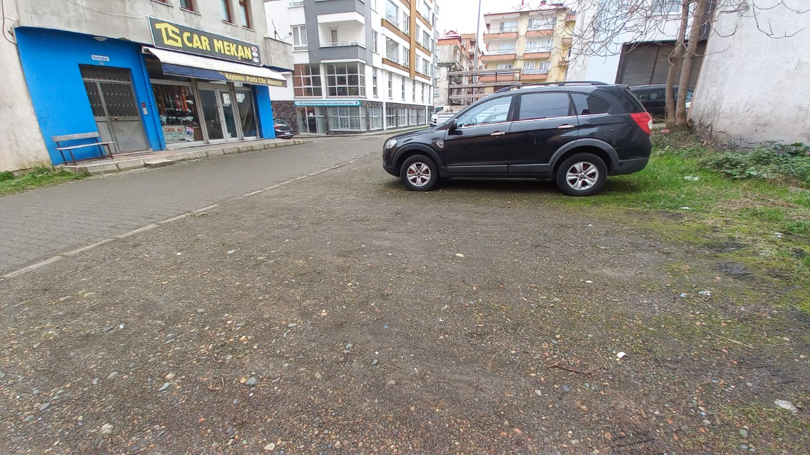 BEŞİKDÜZÜ MERKEZDE SATILIK 144 M2 ARSA 4 KATA İMARLI
