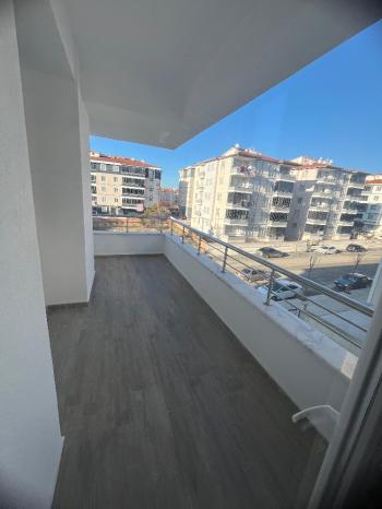 GÜVENAY - ÇORUM ULUKAVAK MEHMETCİK ANADOLU LİSESİ KARŞISI 3+1 SATILIK DAİRE 