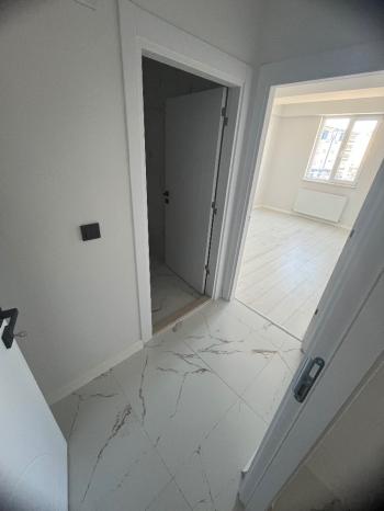 GÜVENAY - ÇORUM ULUKAVAK MEHMETCİK ANADOLU LİSESİ KARŞISI 3+1 SATILIK DAİRE 