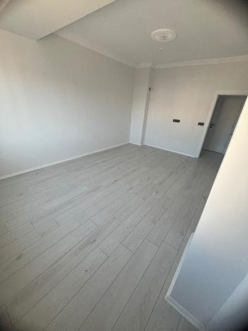 GÜVENAY - ÇORUM ULUKAVAK MEHMETCİK ANADOLU LİSESİ KARŞISI 3+1 SATILIK DAİRE 