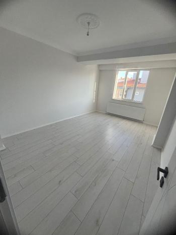 GÜVENAY - ÇORUM ULUKAVAK MEHMETCİK ANADOLU LİSESİ KARŞISI 3+1 SATILIK DAİRE 