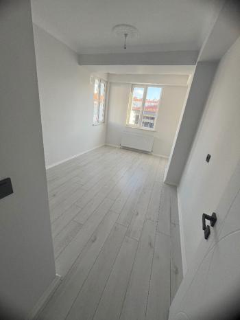 GÜVENAY - ÇORUM ULUKAVAK MEHMETCİK ANADOLU LİSESİ KARŞISI 3+1 SATILIK DAİRE 