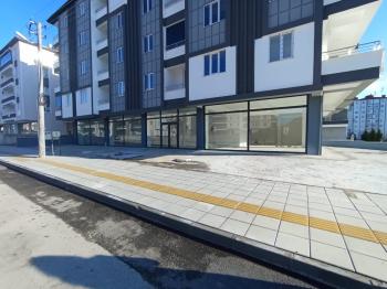 GÜVENAY - ÇORUM ULUKAVAK MEHMETCİK ANADOLU LİSESİ KARŞISI 220 M² KİRALIK DÜKKAN 