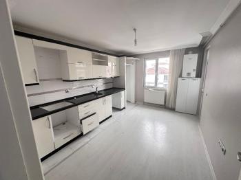 GÜVENAY - ÇORUM DR. SADIK AHMET CADDESİ SİTE İÇİ 3+1 BAKIMLI KİRALIK DAİRE