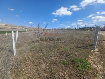 Güvenay - Çorum Cemilbey Yolu Kayı - Kıvırcık Yol Ayrımı Ana Yolda Bahçe