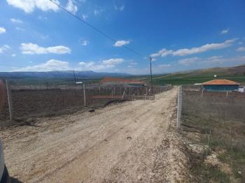 Güvenay - Çorum Cemilbey Yolu Kayı - Kıvırcık Yol Ayrımı Ana Yolda Bahçe