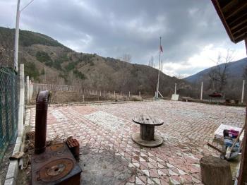 Güvenay - Çorum İskilip Merkezine 5 km Mesafede – 1.212 m² Müstakil Tapulu Bağ Evi