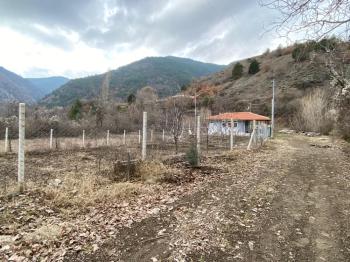 Güvenay - Çorum İskilip Merkezine 5 km Mesafede – 1.212 m² Müstakil Tapulu Bağ Evi