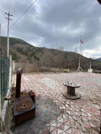 Güvenay - Çorum İskilip Merkezine 5 km Mesafede – 1.212 m² Müstakil Tapulu Bağ Evi