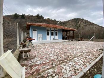 Güvenay - Çorum İskilip Merkezine 5 km Mesafede – 1.212 m² Müstakil Tapulu Bağ Evi