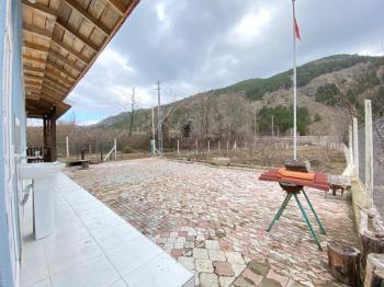 Güvenay - Çorum İskilip Merkezine 5 km Mesafede – 1.212 m² Müstakil Tapulu Bağ Evi