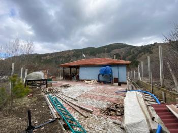 Güvenay - Çorum İskilip Merkezine 5 km Mesafede – 1.212 m² Müstakil Tapulu Bağ Evi