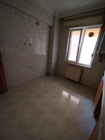 GÜVENAY - ÇORUM BAHÇELİEVLER CUMARTESİ PAZAR YAKINI  2+1 KİRALIK DAİRE