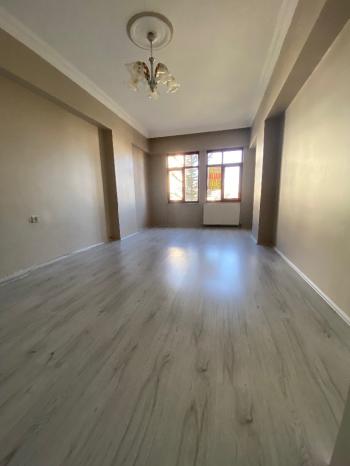 GÜVENAY - ÇORUM DR. İLHAN GÜREL CADDE ÜZERİ 3+1 KİRALIK DAİRE 
